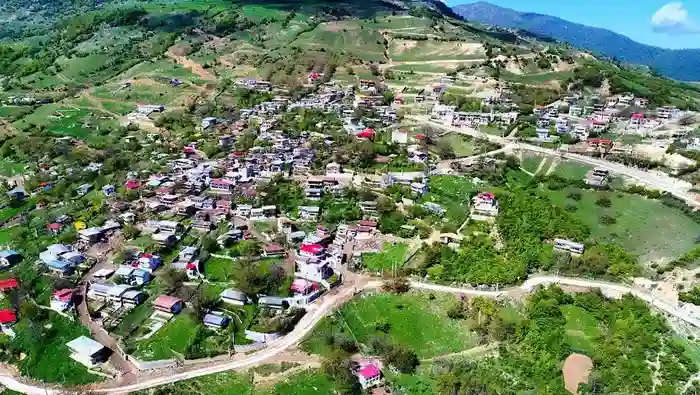 روستای پاقلعه