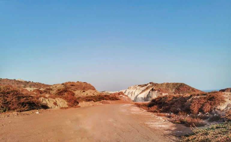 مسیر رفتن به دره رنگین کمان