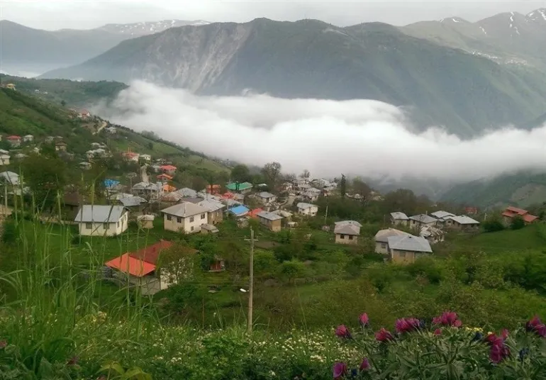 روستای دلیر در جاده چالوس