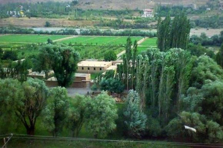 روستای ایستا 