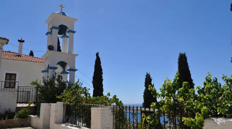 صومعه مریم مقدس (Panagia Spiliani Monastery)