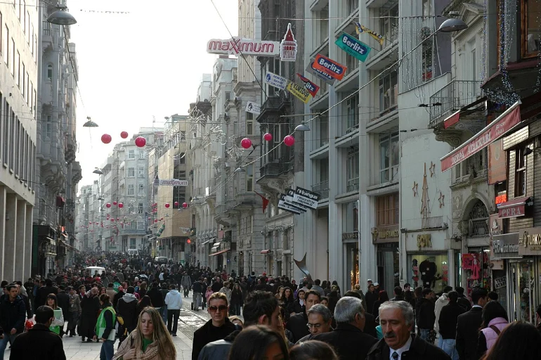 خیابان استقلال (Istiklal Caddesi)