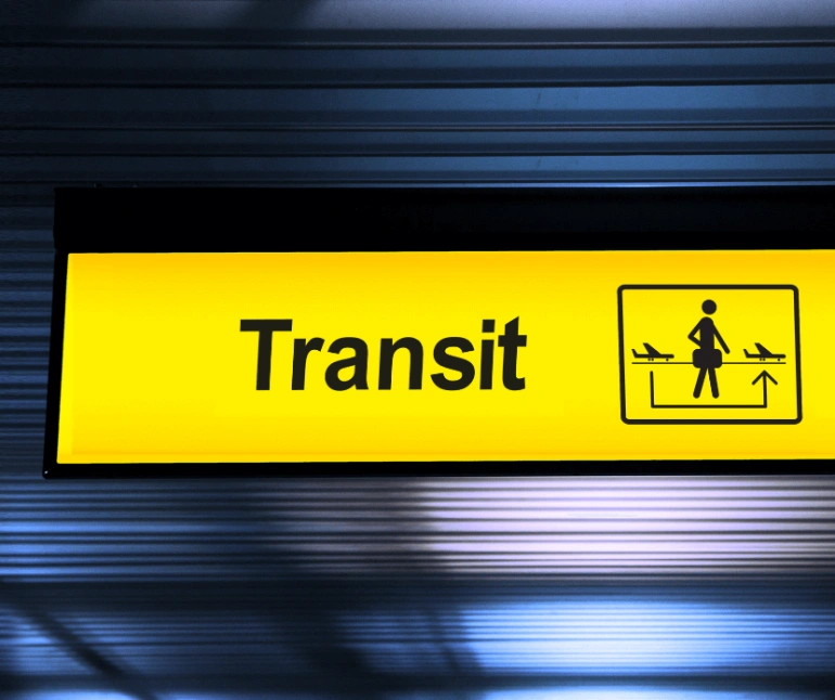 اصطلاحات فرودگاهی؛ رازهایی که هر مسافری باید بداند. 23 ترانزیت (Transit)