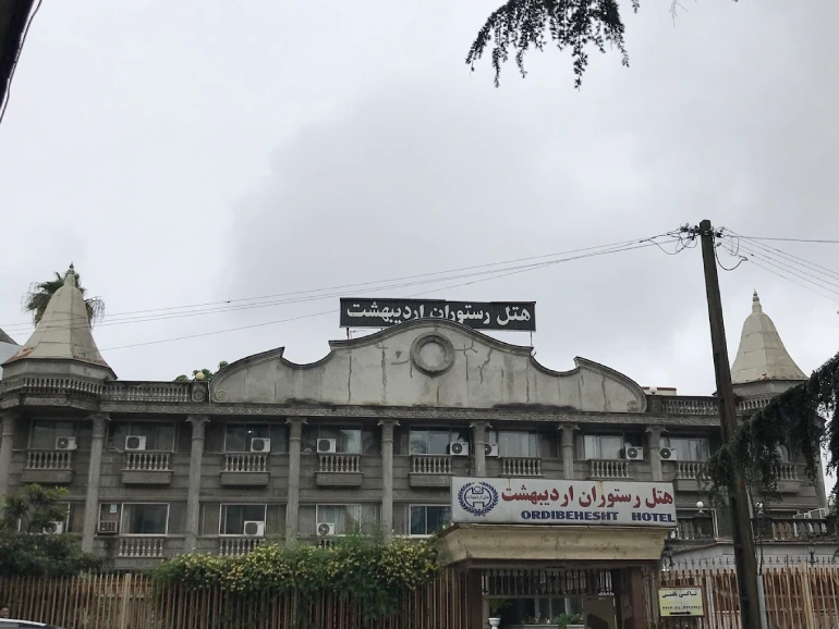 بهترین هتل های رشت؛ تجربه اقامتی رویایی در شهر باران 32 هتل اردیبهشت