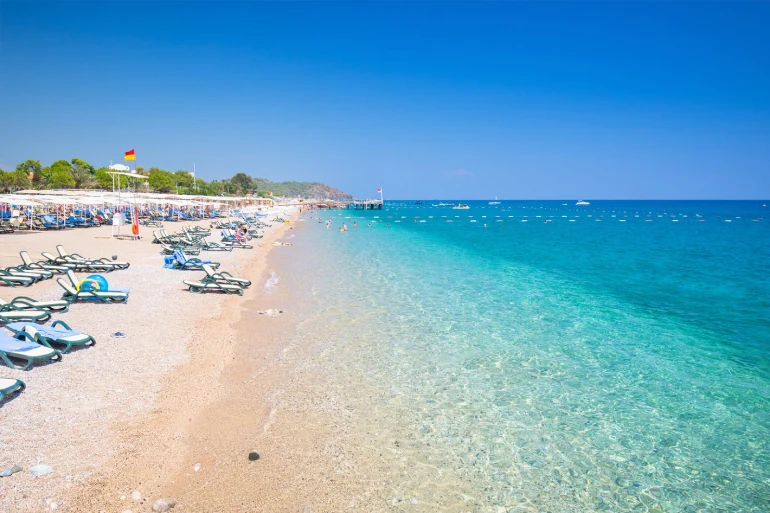 ساحل کمر (Kemer Beach)