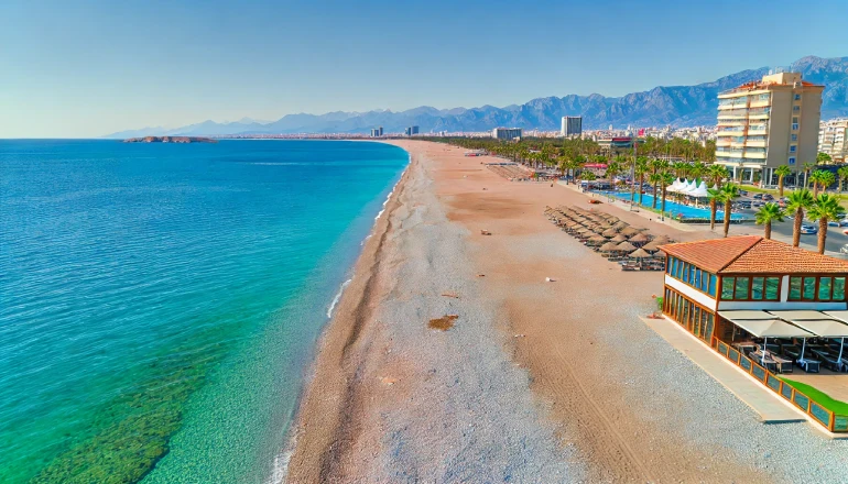 ساحل کنیالتی (Konyaaltı Beach)