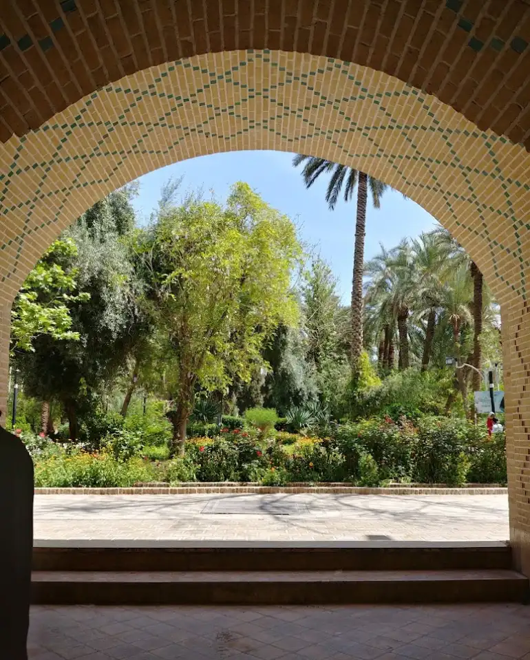 باغ گلشن طبس؛ معجزه سبز کویرهای طبس 27 فضای باغ