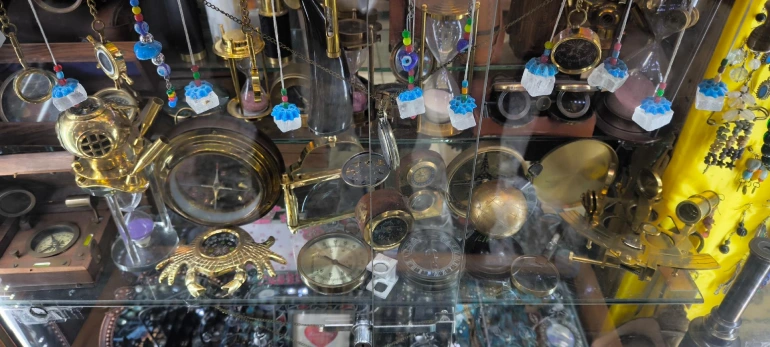 سرای مشیر شیراز؛ حیاطخلوت خیال در دل بازار 11 بازارگردی در سرای مشیر شیراز