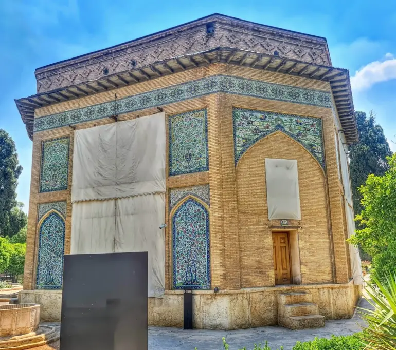 سرای مشیر شیراز؛ حیاطخلوت خیال در دل بازار 27 موزه پارس