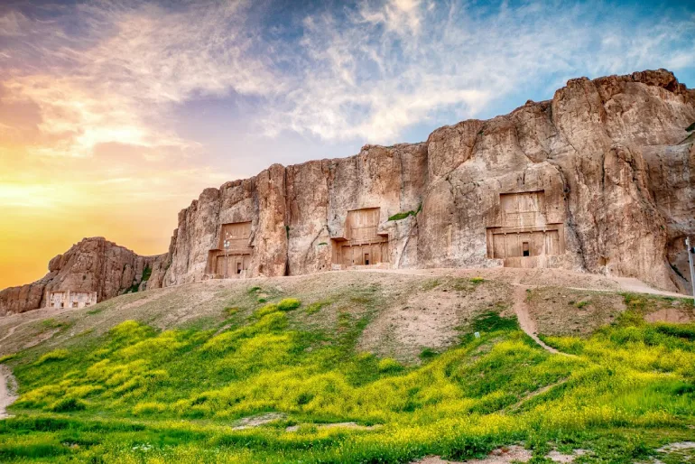 راهنمای سفر به مرودشت؛ میراثدار تاریخ باشکوه ایران 14 مرودشت کجا بریم