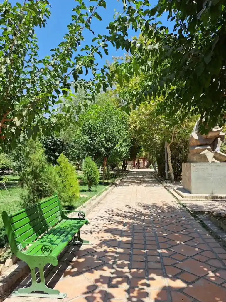 عمارت کلاه فرنگی تهران؛ عمارتی که ورود به آن ممنوع است. 29 بوستان هنرمندان