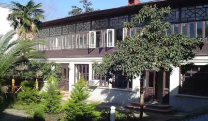 خانه ابریشمی رشت
