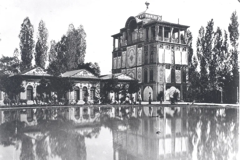 عمارت کلاه فرنگی تهران؛ عمارتی که ورود به آن ممنوع است. 12 تاریخچه عمارت کلاه فرنگی تهران