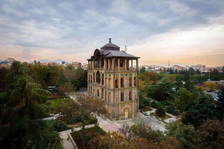 عمارت کلاه فرنگی تهران؛ عمارتی که ورود به آن ممنوع است. 8 کاخ عشرت آباد