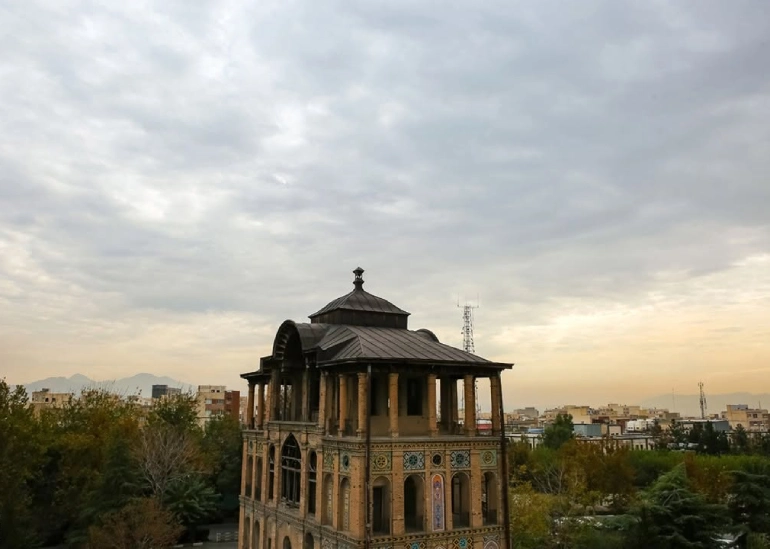 عمارت کلاه فرنگی تهران؛ عمارتی که ورود به آن ممنوع است. 6 عمارت کلاه فرنگی عشرت آباد