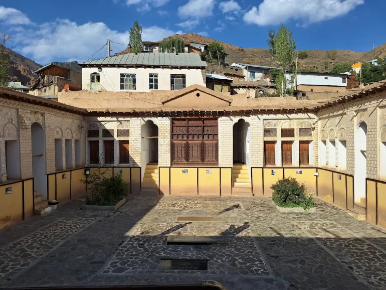 معماری خانه نیما یوشیج