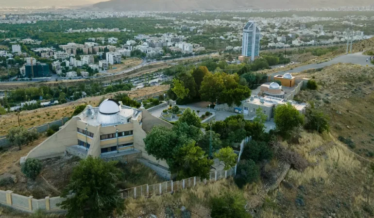 مکان های لاکچری شیراز، تلفیق تاریخ و تجمل 8 رصدخانه ابوریحان بیرونی