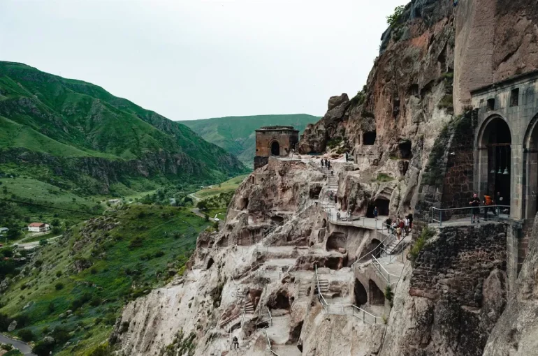 صومعه واردزیا (Vardzia Monastery)