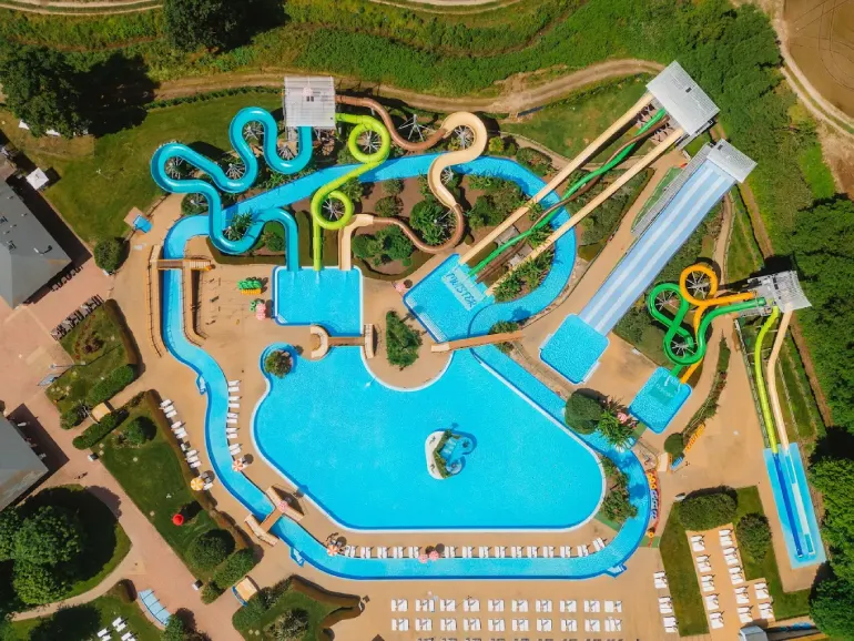جاهای دیدنی ایتالیا؛ کشوری پر از شگفتیهای هنری 72 پارک آبی اوندالند (Ondaland Acquapark)
