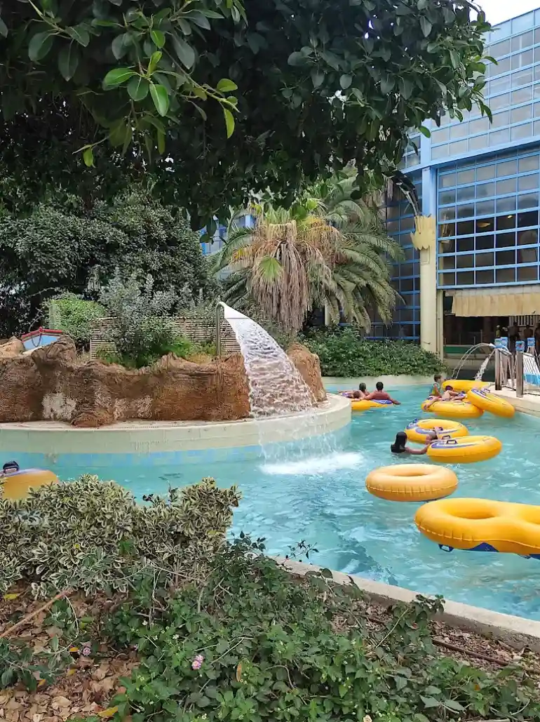 جاهای دیدنی ایتالیا؛ کشوری پر از شگفتیهای هنری 68 پارک آبی کاریبه (Caribe Aquatic Park)