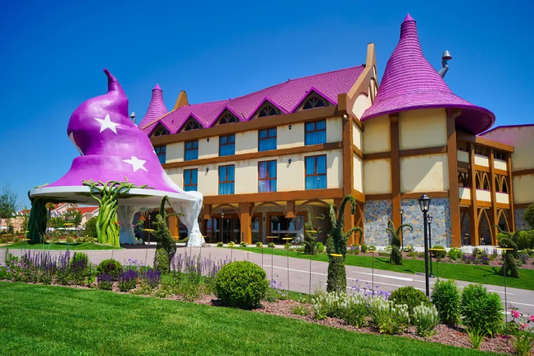 جاهای دیدنی ایتالیا؛ کشوری پر از شگفتیهای هنری 58 پارک تفریحی گاردالند (Gardaland Resort)