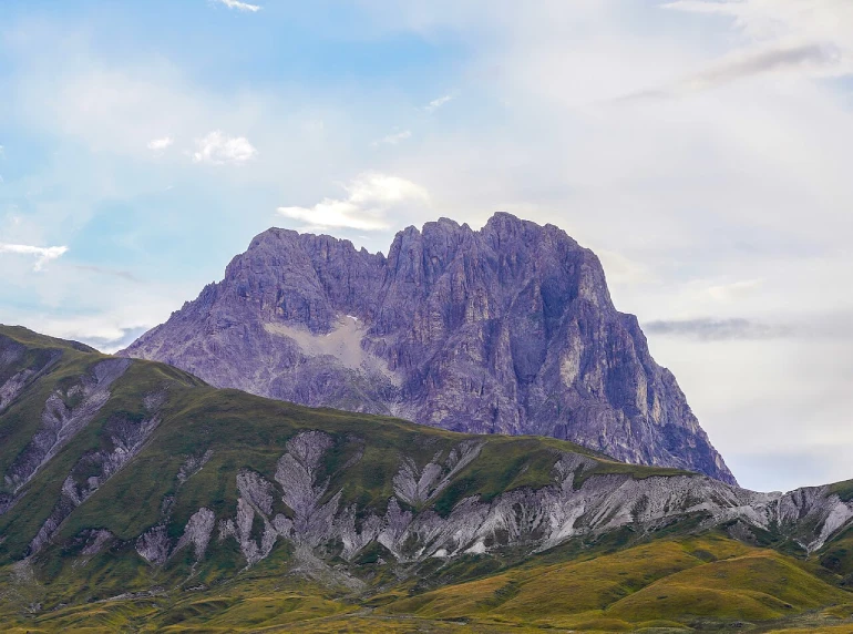 جاهای دیدنی ایتالیا؛ کشوری پر از شگفتیهای هنری 13 پارک ملی گراندی دی ساسو (Gran Sasso National Park)