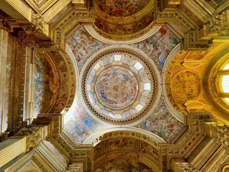 جاهای دیدنی ایتالیا؛ کشوری پر از شگفتیهای هنری 48 کلیسای جامع ناپل (Naples Cathedral)