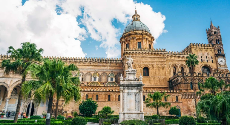 جاهای دیدنی ایتالیا؛ کشوری پر از شگفتیهای هنری 51 کلیسای جامع پالرمو (Palermo Cathedral)