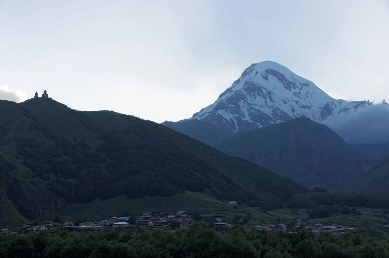 کوه کازبک (Kazbek)