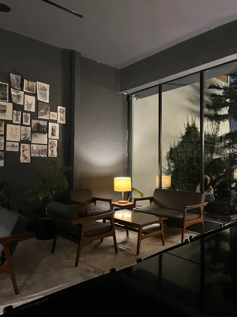 کافه سمت از بهترین کافه های ساری