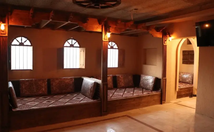 رستوران دو دلفین قشم