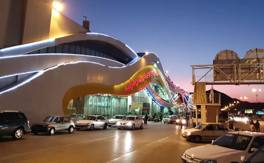 سرزمین موج‌های خروشان