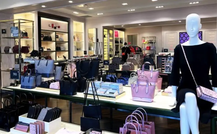 اوت لت چیست؟| راهنمای جامع خرید از فروشگاههای اوت لت 7 اوت لت