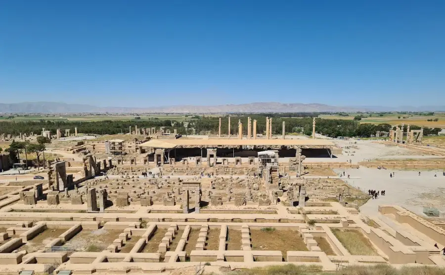 30 تا از محبوب ترین جاهای دیدنی دنیا که باید آنها را بشناسید. 28 تخت جمشید