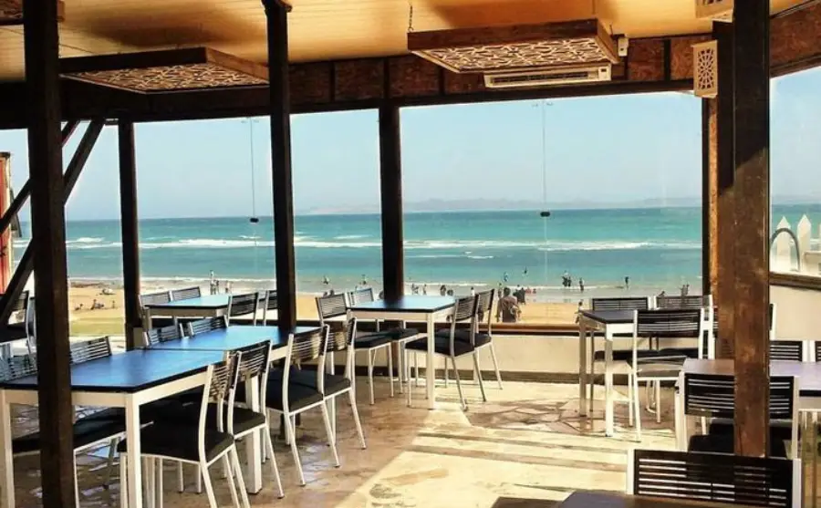 20 تا از بهترین رستوران های قشم؛ برای عاشقان غذاهای دریایی و محلی 9 رستوران شبهای طلایی قشم