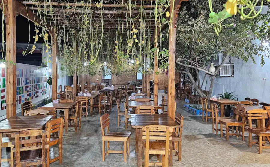 20 تا از بهترین رستوران های قشم؛ برای عاشقان غذاهای دریایی و محلی 41 رستوران ناخدا علی صالح سهیلی