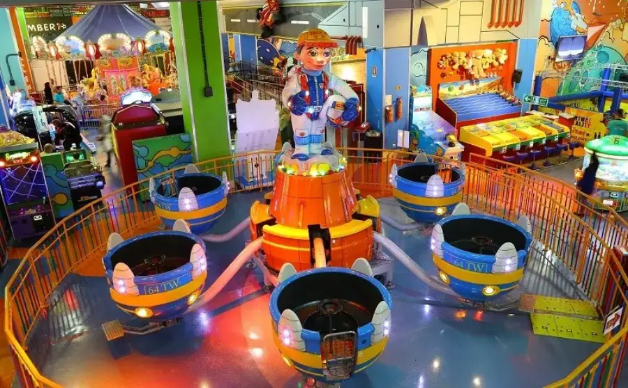 جاهای دیدنی تهران برای کودکان؛ سفری شاد و پر از کشف و یادگیری 22 شهربازی ژوپیتر