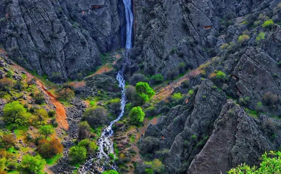 آبشار دره عشق