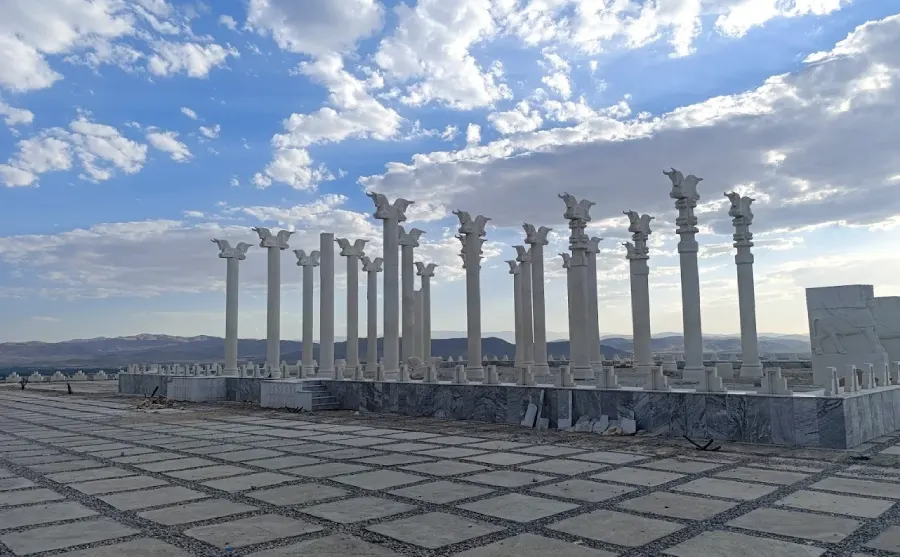 بناهای مختلف مینی ورلد ملایر- تخت جمشید، شیراز