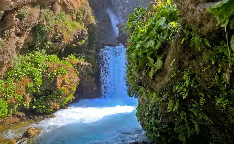 بهترین جاهای دیدنی چهار محال و بختیاری؛ بام سرسبز ایران 10 آبشار آتشگاه