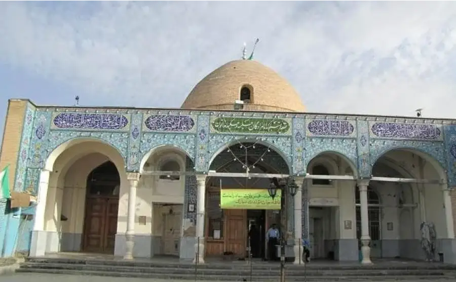 بهترین جاهای دیدنی چهار محال و بختیاری؛ بام سرسبز ایران 63 بقعه امامزاده دوخاتون