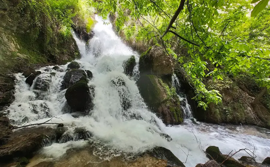بهترین جاهای دیدنی چهار محال و بختیاری؛ بام سرسبز ایران 90 جاهای دیدنی چهار محال و بختیاری در تابستان