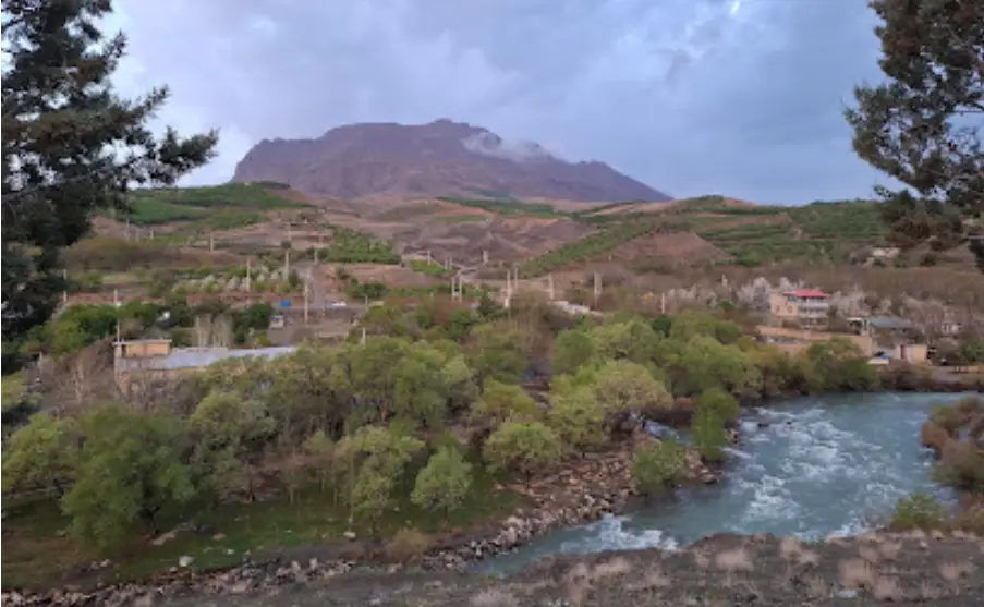 بهترین جاهای دیدنی چهار محال و بختیاری؛ بام سرسبز ایران 29 کوه شیراز چهار محال و بختیاری