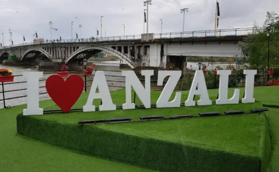 راهنمای سفر به بندر انزلی، هر آنچه باید قبل از سفر به بندر انزلی بدانید 15 بندر انزلی