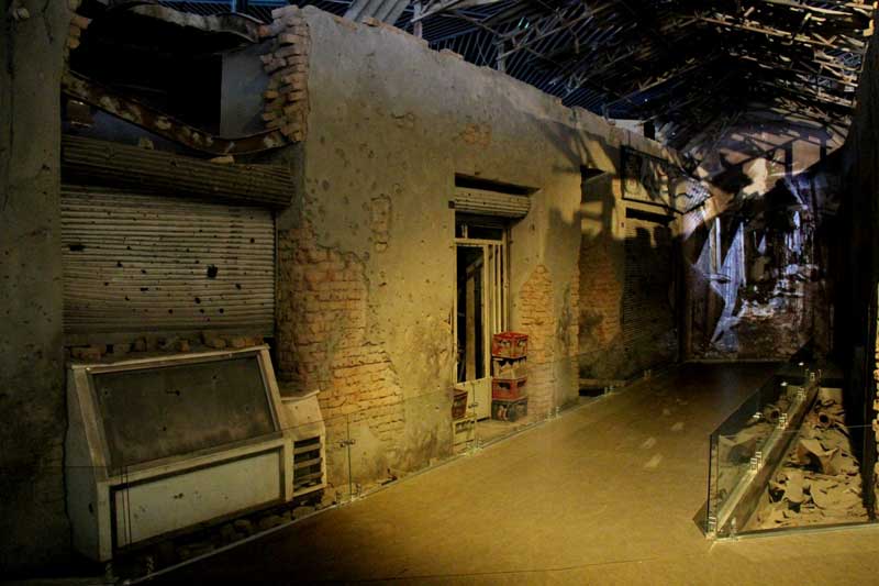 تالار حیرت و واقعیت موزه دفاع مقدس از فهرست موزه های تهران