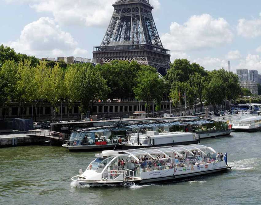 قایق اتوبوسی سفر به پاریس