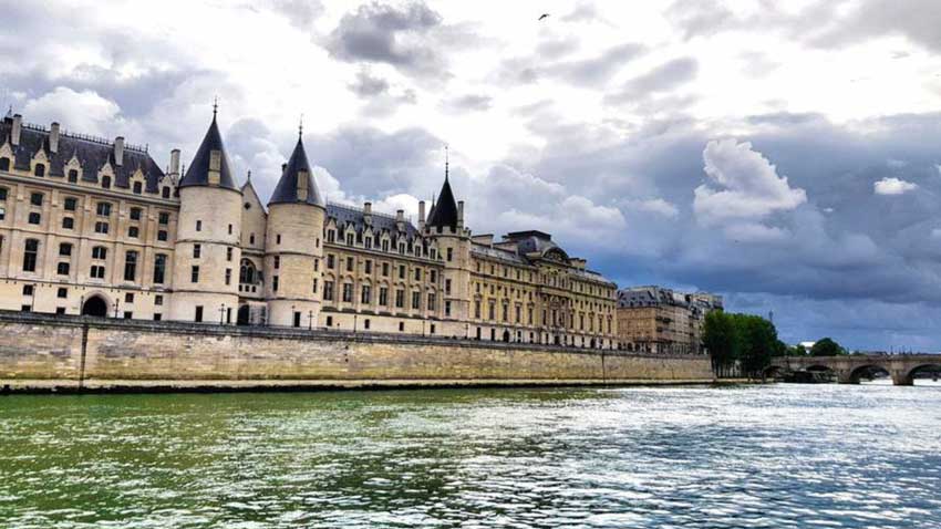 جاذبه های گردشگری پاریس قلعه کونسیرژوری 