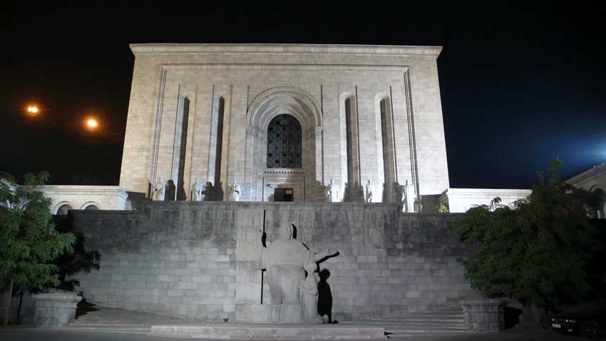 کتابخانه تاریخی ایروان