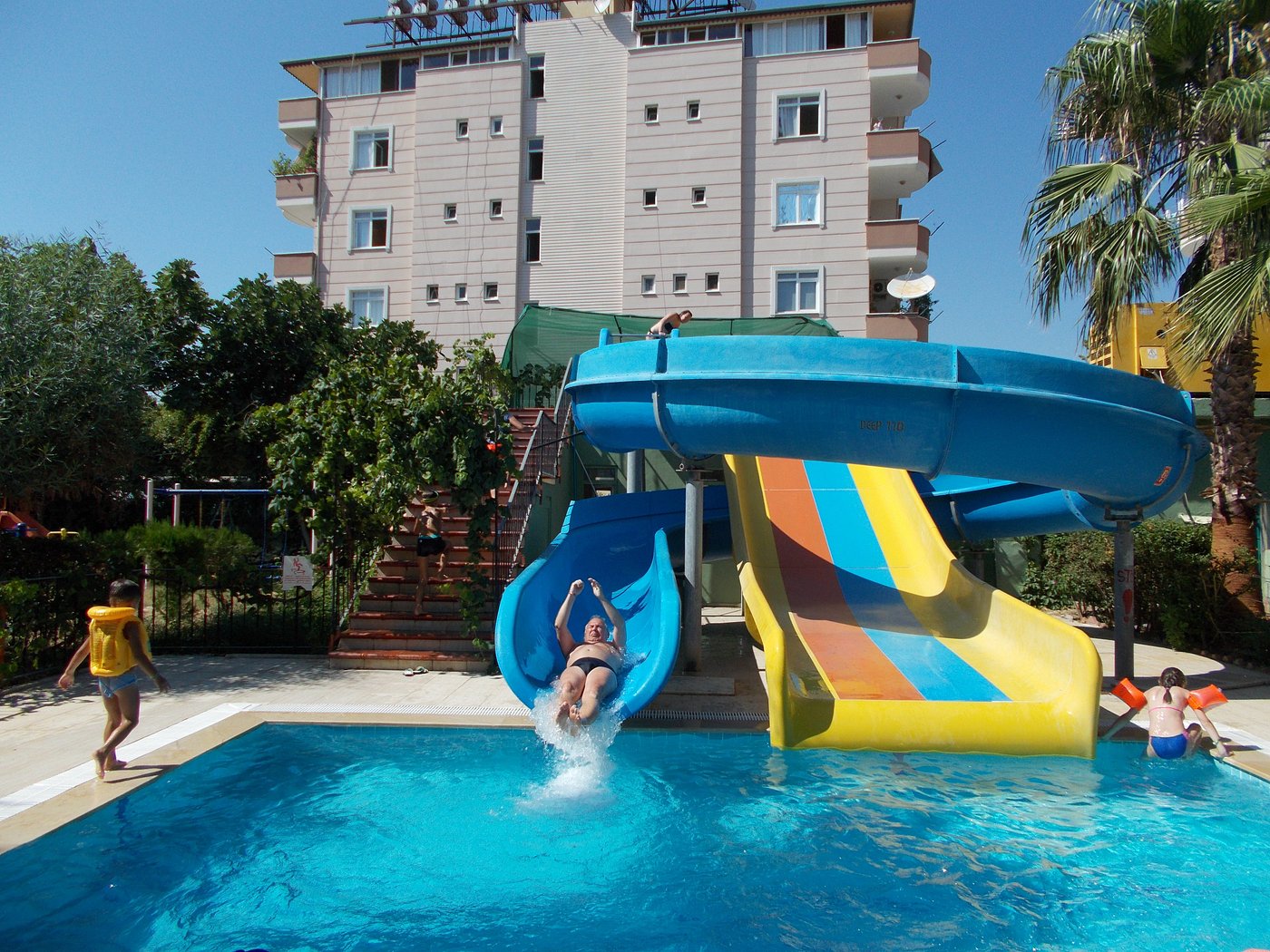 هتل هپی بیچ Konakli