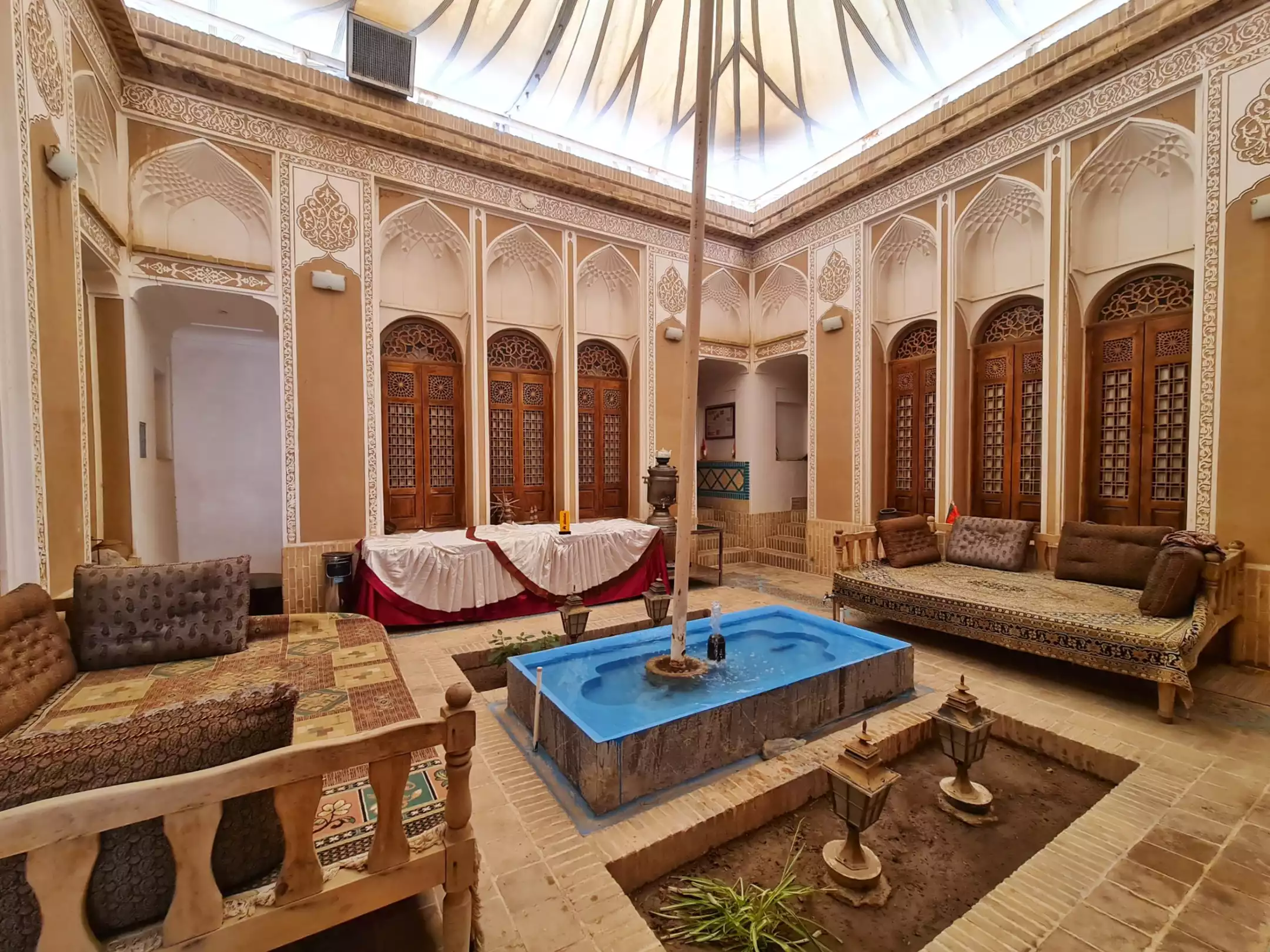 هتل تاریخی لب خندق یزد